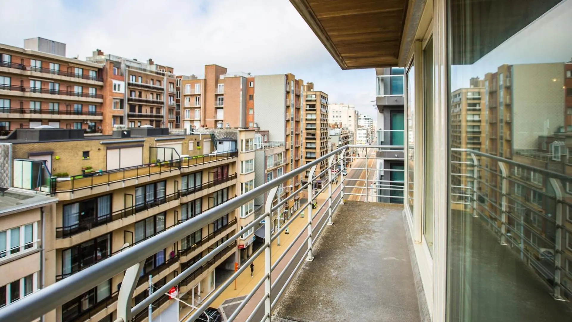 Bright Apartment With Terrace Middelkerke